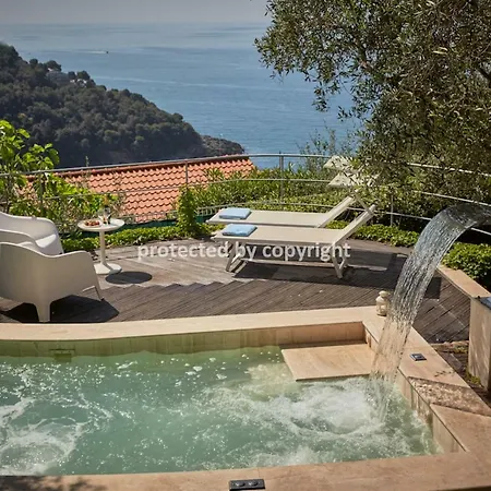 Luxury Sea View فيلة