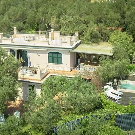 فيلة Luxury Sea View ليريسي